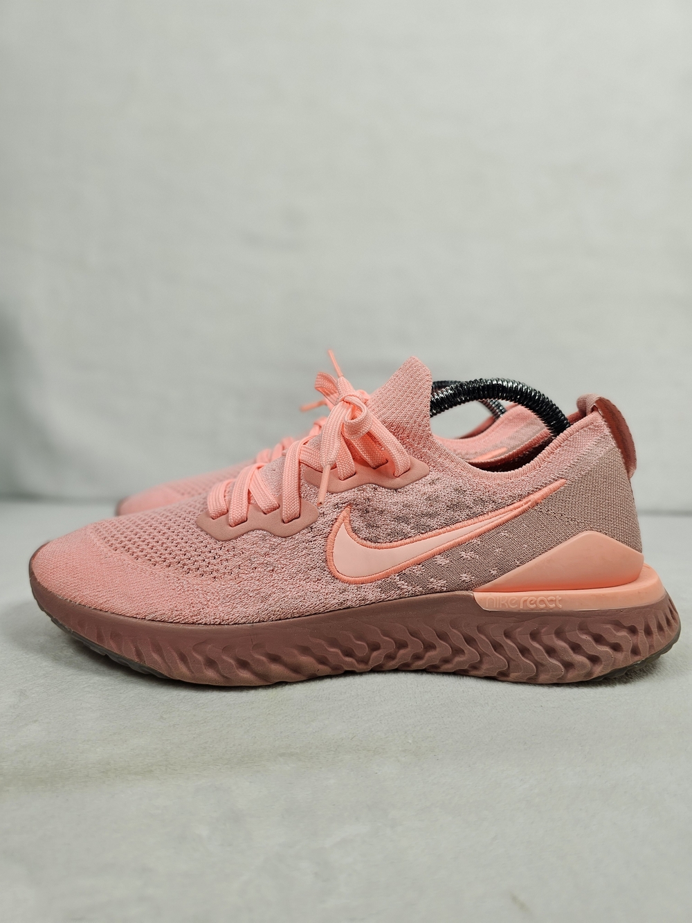 Nike Epic React Flyknit 2 Womens Size 10.5 US Pink Tint Running Shoes BQ8927-600 - Picture 2 of 10